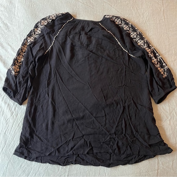A Pea In The Pod Boho Peasant Embroidered Top Size S (maternity) - Picture 4 of 4